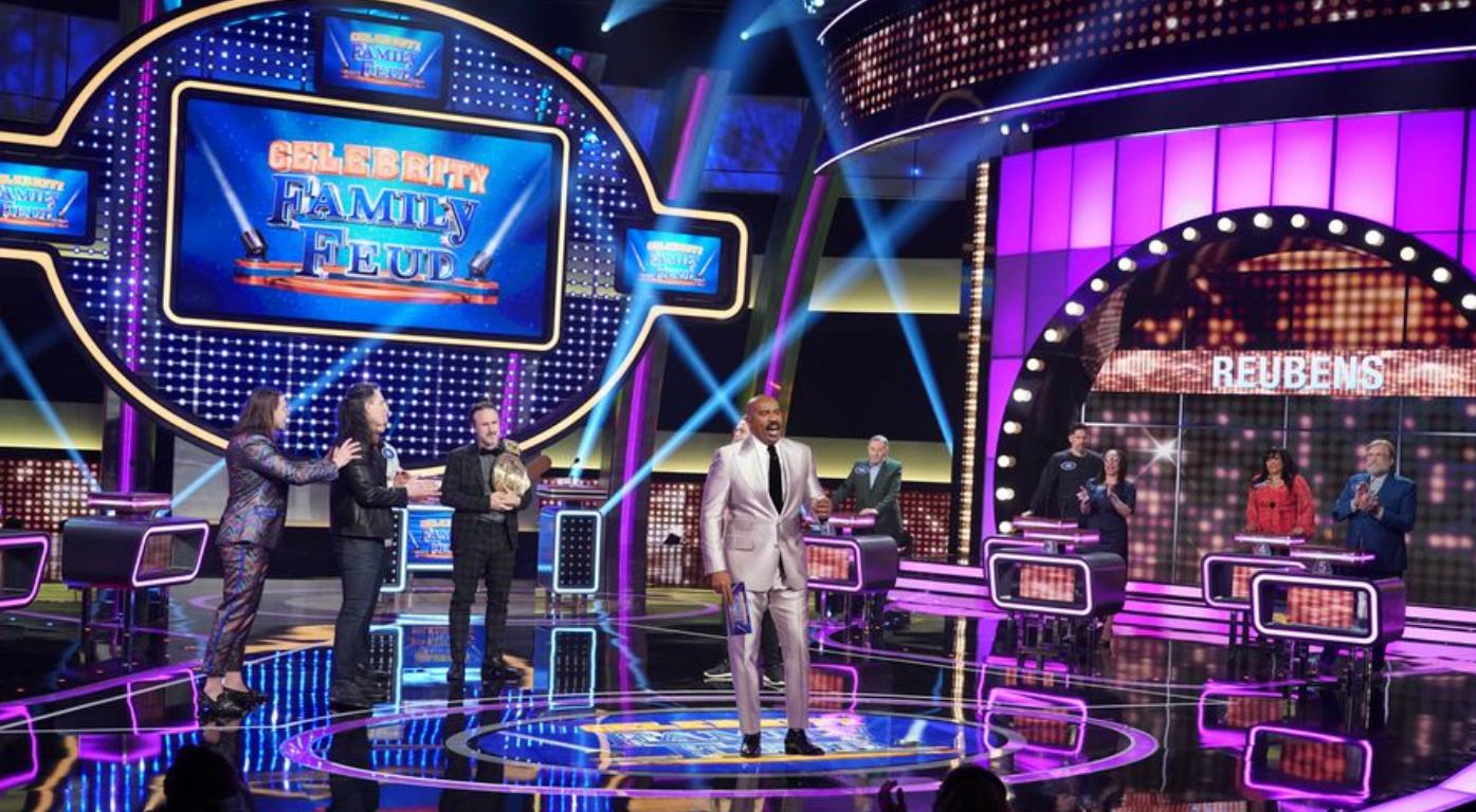 Celebrity Family Feud Mysterio vs. The Miz and Kurt Warner vs